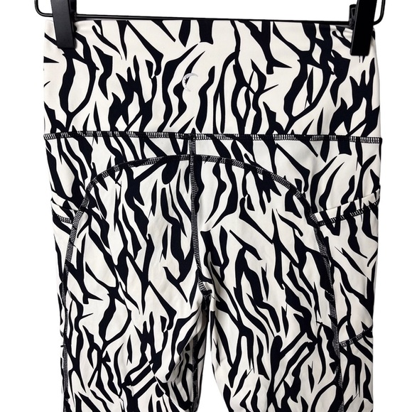 Zyia Active Safari Pocket High Rise 7/8 Leggings Zebra Print Size 6-8 - Picture 5 of 6